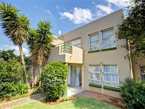 3 Bedroom Apartment in Grobler Park