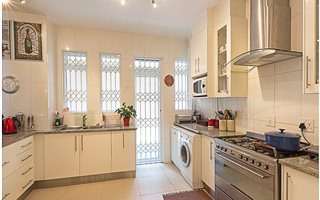 3 Bedroom Apartment in Linksfield Ridge