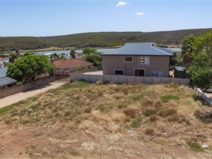 534 m² Land available in Stilbaai