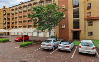3 Bedroom Townhouse in Die Hoewes