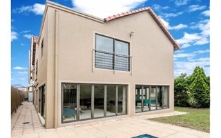 5 Bedroom House in Kyalami Gardens