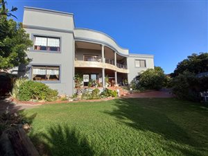 6 Bed House in Klein Brak River