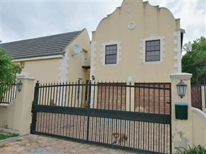 2 Bed Garden Cottage in Strand North