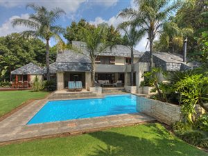 4 Bed House in Oaklands