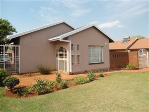 3 Bed House in Lenasia South