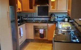2 Bedroom Simplex in Van Riebeeck Park