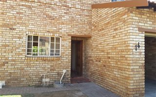 3 Bedroom Townhouse in Waterval East