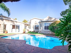 5 Bed House in Bloubosrand