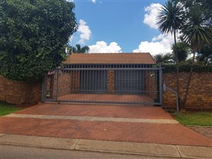 3 Bed House in Eldoraigne