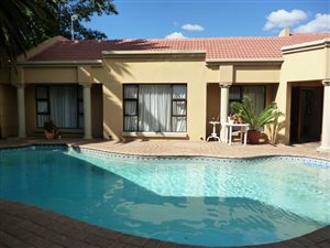 3 Bed House in Highway Gardens
