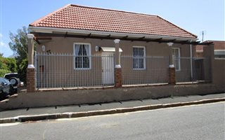 1 Bedroom House in Wynberg