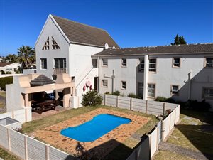 2 Bed Apartment in Blouberg Sands