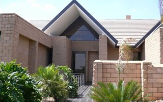 5 Bedroom House in Mooikloof Equestrian Estate