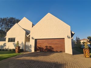 3 Bed House in Bronberg