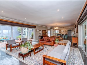 6 Bed House in Craighall Park