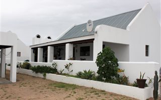 2 Bedroom House in St Helena Bay