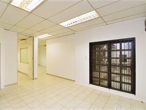 167 m² Commercial space in Bedford Gardens