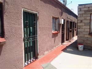 10 Bed House in Ivory Park