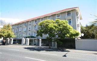 0.5 Bedroom Apartment in Oranjezicht