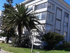 2 Bed Apartment in Humewood