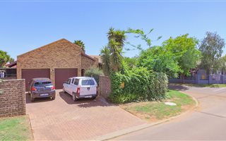 3 Bedroom House in Clearwater Estate