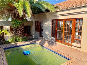 3 Bed House in Bryanston