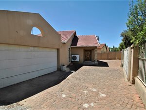 3 Bed House in Brackenhurst