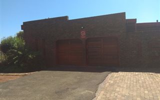 4 Bedroom House in Clayville