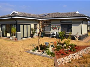 2 Bed House in Zesfontein AH