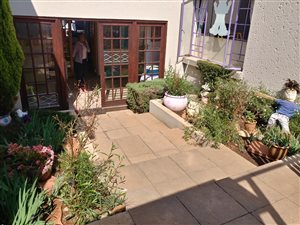 355 m² Commercial space in Highveld
