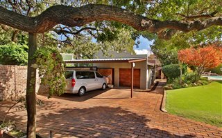 4 Bedroom House in Moret