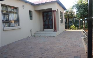 2 Bedroom House in Elandspoort