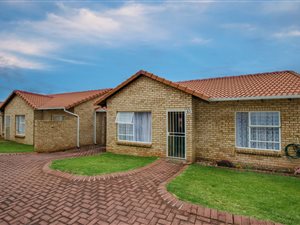 2 Bedroom Simplex in Grobler Park