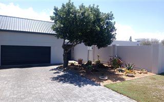 3 Bedroom House in Stilbaai