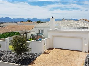 3 Bed House in Pinehurst