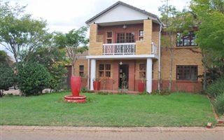3 Bedroom Townhouse in Silver Lakes Golf Estate