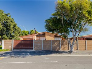 8 Bed House in Goodwood Estate