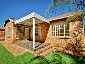 4 Bed Simplex in Honeydew