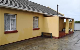 5 Bedroom House in Retreat