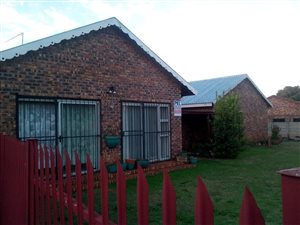 3 Bed Townhouse in Henley on Klip