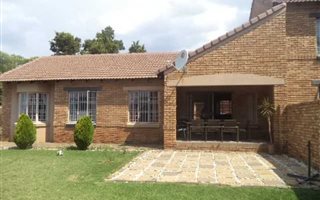 3 Bedroom Simplex in Stone Ridge Estate