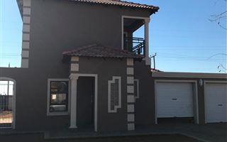 3 Bedroom House in Mandela View