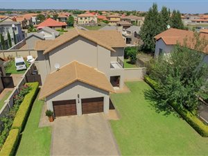 3 Bedroom House in Raslouw Manor