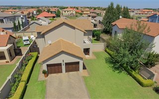 3 Bedroom House in Raslouw Manor