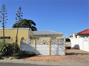 4 Bed House in Ruyterwacht