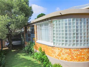 3 Bed House in Kensington
