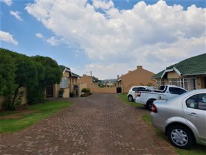 2 Bed Townhouse in Roodepoort Central