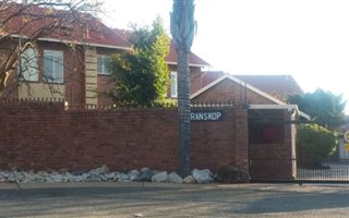 3 Bedroom Townhouse in Monument Park