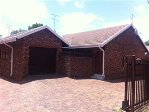 2 Bed Townhouse in Meyerton Central