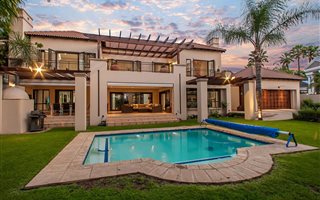 4 Bedroom House in Cedar Lakes